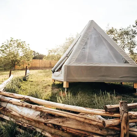 Luxury tent Glamping La Lodola