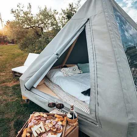 Glamping La Lodola Luxury tent Crocina
